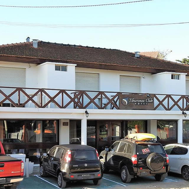 Hotel Tiburones Club